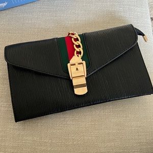 Clutch NWT